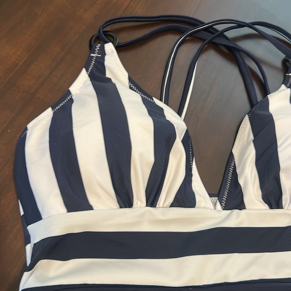 Navy Stripe V Neck Ruching Tummy Control One-Piece Swimsuit Size L NEW - Picture 6 of 16